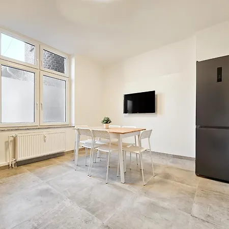 Tolstov - 3 - 25 Min Zur Messe Dus